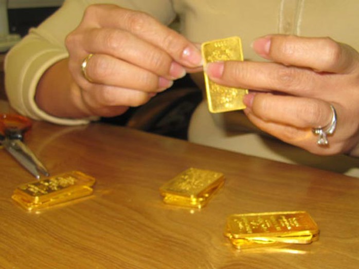 Giá vàng giảm nhưng chênh lệch với thế giới vẫn hơn 4,5 triệu đồng. Giá vàng giảm nhưng chênh lệch với thế giới vẫn hơn 4,5 triệu đồng.