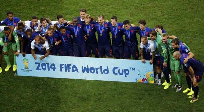 Các cầu thủ Hà Lan giành hạng ba World Cup, giải đấu mà họ để lại nhiều ấn tượng đẹp dù không thể lên ngôi