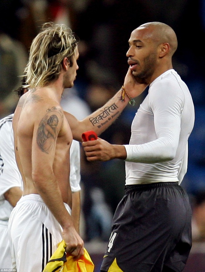 Pháo thủ đánh bại Real Madrid 1-0 tại Bernabeu ở bán kết Champions League 2006. Henry ghi bàn và chào đón David Beckham