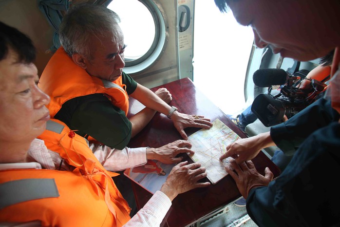Chuyến bay kéo dài hai giờ đồng hồ tìm kiếm khu vực mặt nước ở Tây Bắc đảo Thổ Chu