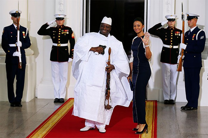 Tổng thống Cộng hòa Gambia - ông Yahya Jammeh và phu nhân Zineb Jamme. Ảnh: Reuters