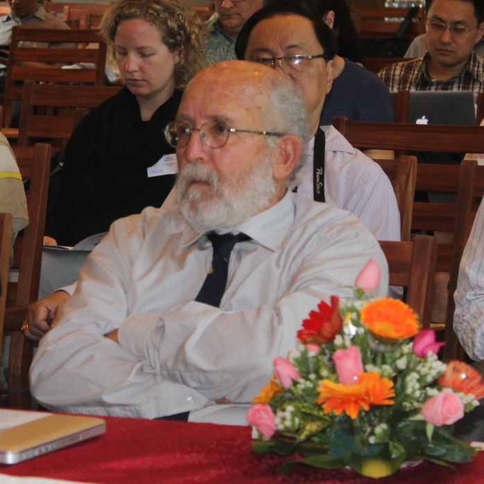 Giáo sư Michel Mayor tại Hội nghi.