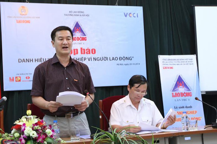 Ông Trần Duy Phương - Tổng Biên tập Báo Lao Động, Trưởng ban tổ chứcgiải thưởng tại buổi họp báo