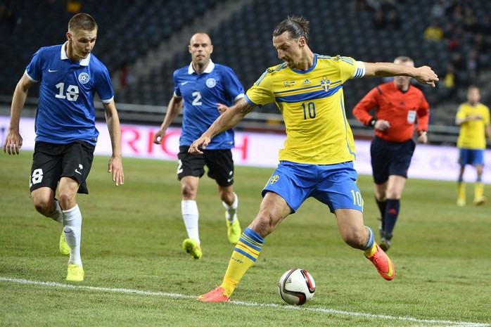 Ibrahimovic ghi cả 2 bàn thắng trong chiến thắng 2-0 của Thụy Điển trước Estonia