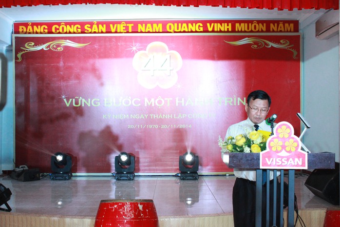Tổng Giám đốc VISSAN, ông Văn Đức Mười, phát biểu tại buổi lễ