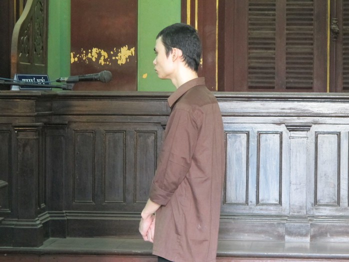 Chung bị xử cả hai tội do giao cấu với người tình trước và sau 13 tuổi