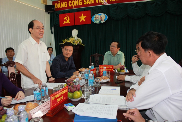 Đại diện cho 47 hộ dân, ông Nguyễn Văn Chung kiến nghị giá bồi thường phải dựa trên diện tích đất ở