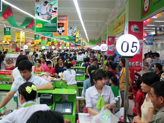 Rất đông khách hàng đến mua sắm và tham quan đại siêu thị Rất đông khách hàng đến mua sắm và tham quan đại siêu thị