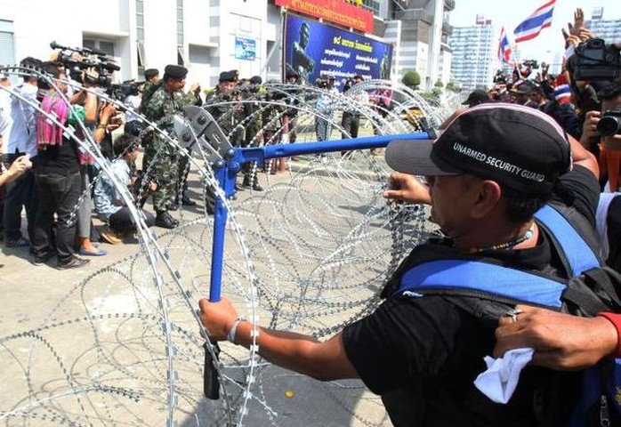 Lãnh đạo biểu tình không bị bắt vì quan chức Thái Lan lo ngại động thái đó châm ngòi đụng độ dẫn đến nhiều tổn hại.