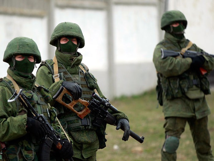 Ходившие в СМИ догадки о том, что территорию Крыма контролируют Вооруженные силы РФ, подтвердили сами спецназовцы, находящиеся на полуострове
