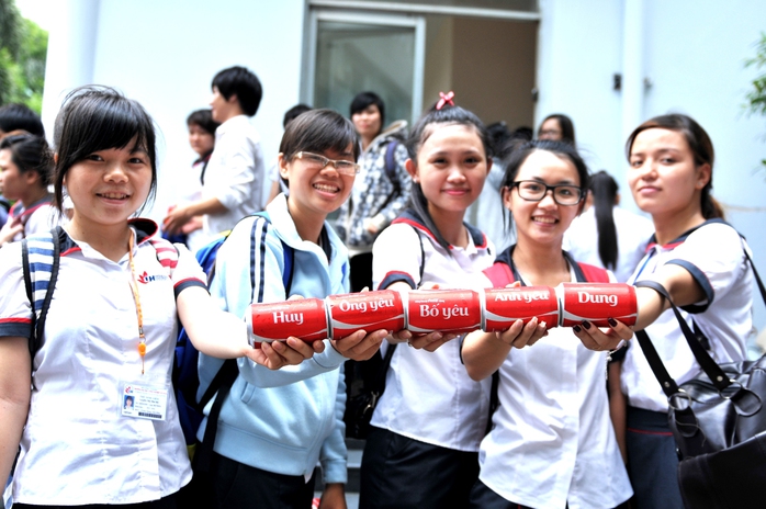 Lon Coca - Cola có tên