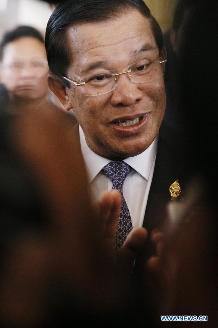 Cambodian Prime Minister Hun Sen speaks to journalists after a parliamentary session in Phnom Penh, Cambodia, on July 28, 2014. 