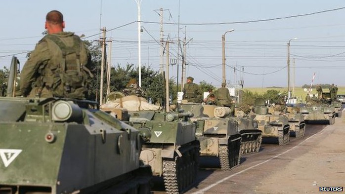 Russian armoured vehicles outside Kamensk-Shakhtinsky, 15 Aug