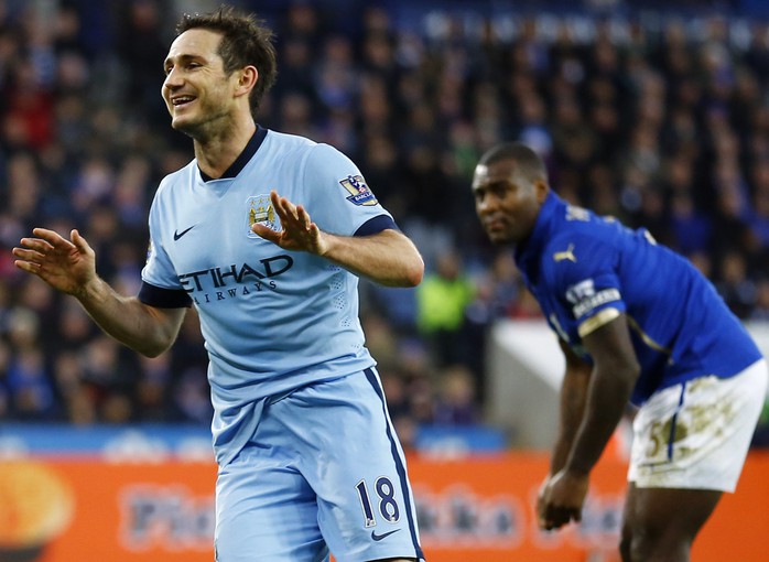 Lampard giúp Man City bám đuổi Chelsea trong cuộc đua đến ngôi vô địch