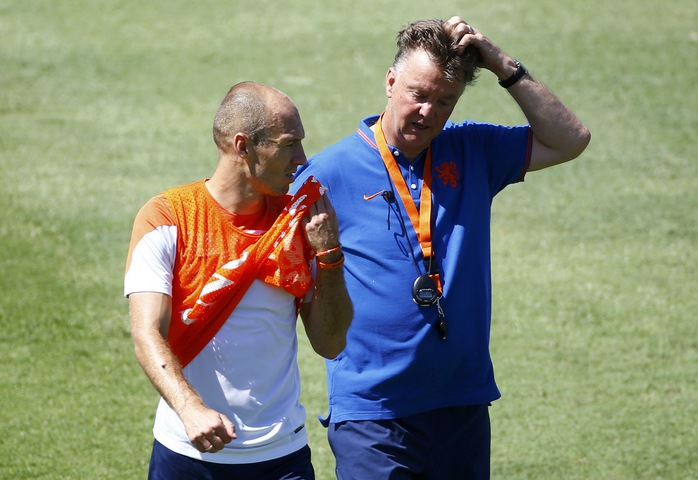 Robben và HLV Louis Van Gaal