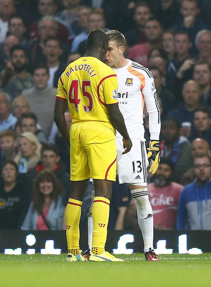 Balotelli gây thất vọng khiến người hâm mộ càng nhớ đến Suarez