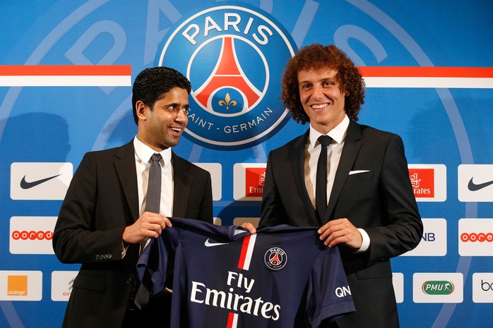 Chủ tịch PSG và Luiz trong buổi ra mắt