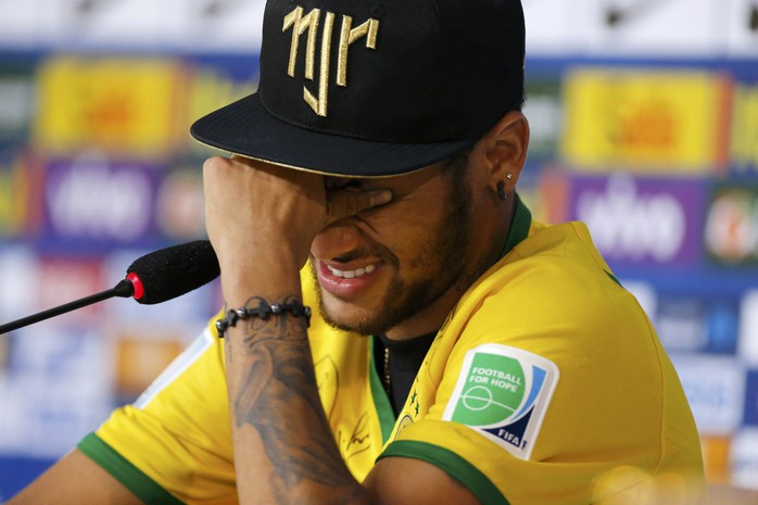 Neymar đã khóc trong cuộc trả lời phỏng vấn