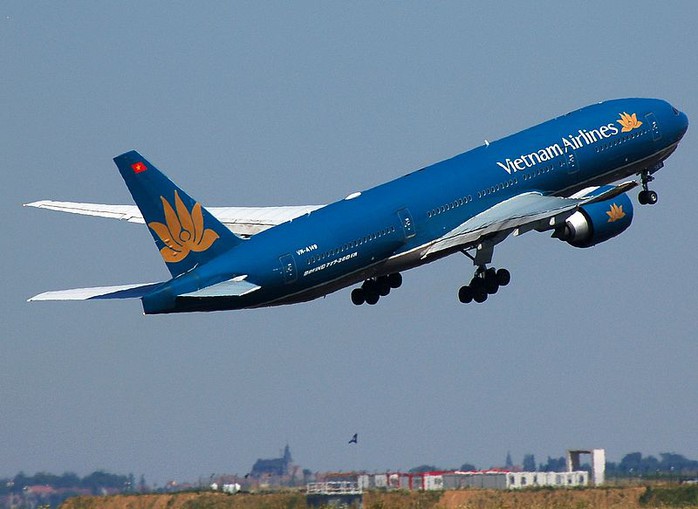 Máy bay Vietnam Airlines vừa cất cánh. Ảnh minh hoạ