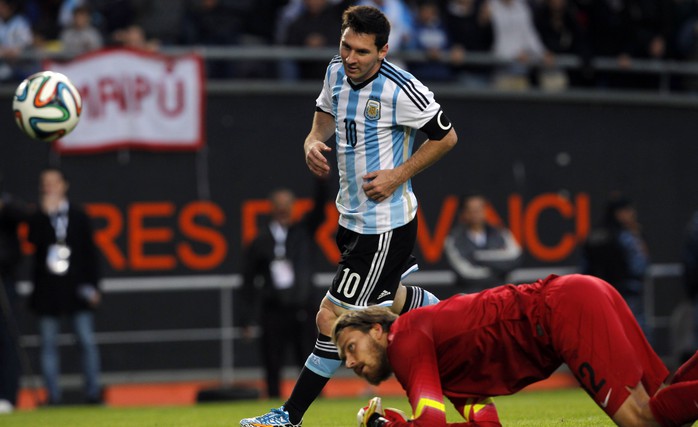 Trước khi Messi lên tiếng bằng bàn thắng ấn định chiến thắng 2-0 cho Argentina trước Slovenia