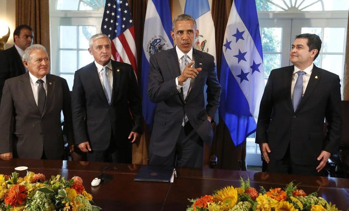 Tổng thống Mỹ Barack Obama và 3 tổng thống Trung Mỹ tại Nhà Trắng hôm 25-7. Ảnh: Reuters