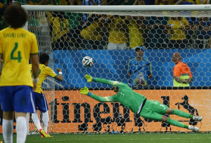 Dù Neymar lập cú đúp ở giữa mỗi hiệp đấu nhưng Brazil vẫn thi đấu không thực sự ấn tượng