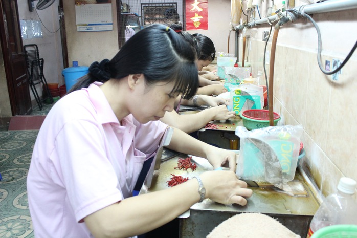 Giám sát lương thưởng tại các doanh nghiệp là ưu tiên hàng đầu của các cấp Công đoàn TP    Ảnh: THANH NGA