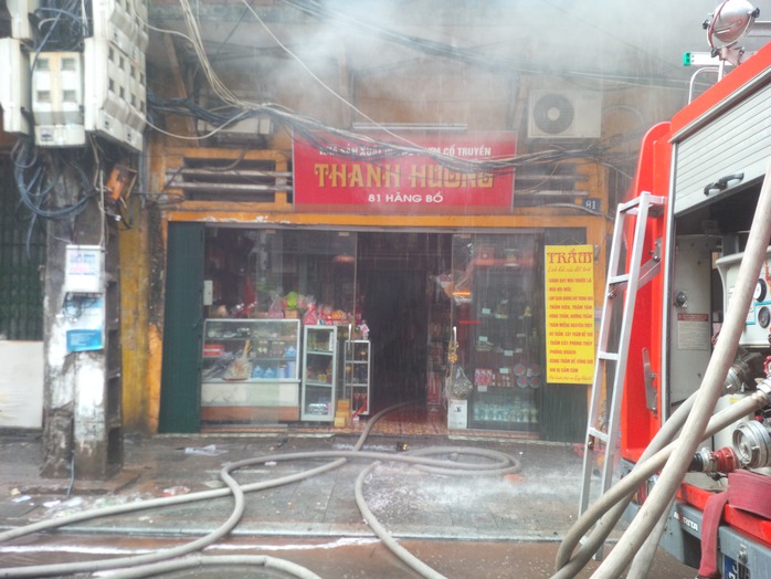 Căn nhà số 81 phố Hàng Bồ bị cháy
