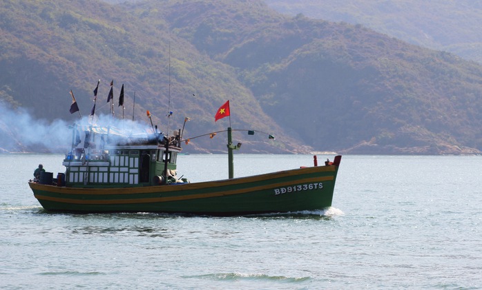 Ngư dân Bình Định quyết tâm bám biển dù bị Trung Quốc đe dọa. Ảnh: A.Tú