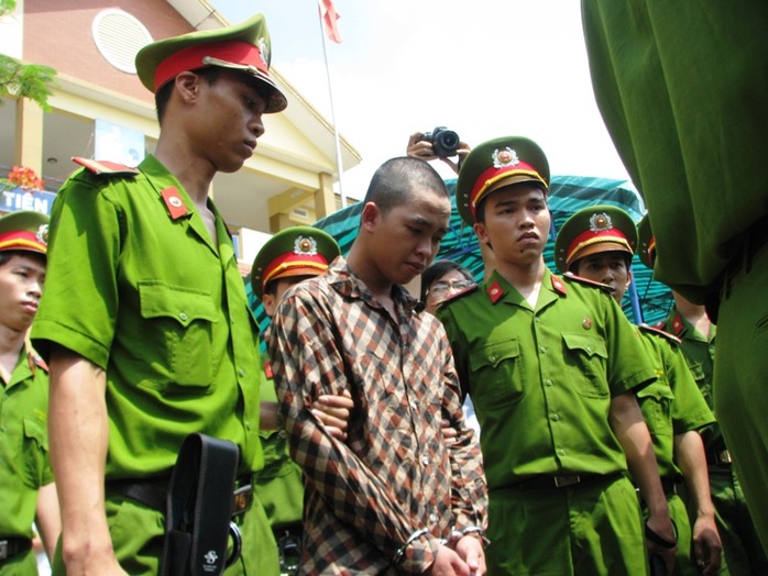 Bị cáo Châu Minh Tường lãnh 12 tháng tù giam vì hôi của