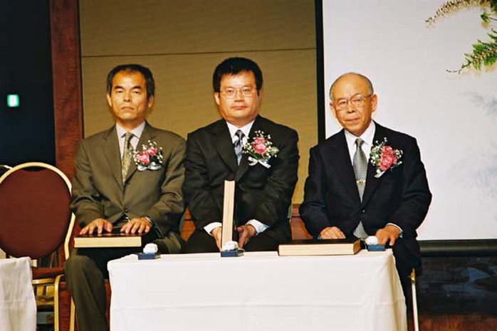 Từ trái qua phải: Shuji Nakamura, Hiroshi Amano và Isamu Akasaki. Ảnh: Takeda-foundation.jp