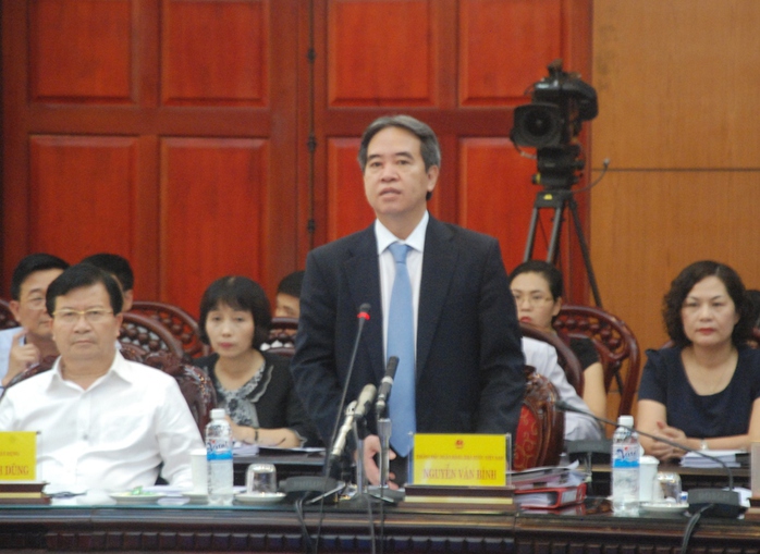 Thống đốc Ngân hàng Nhà nước Việt Nam Nguyễn Văn Bình trả lời chất vấn chiều 29-9