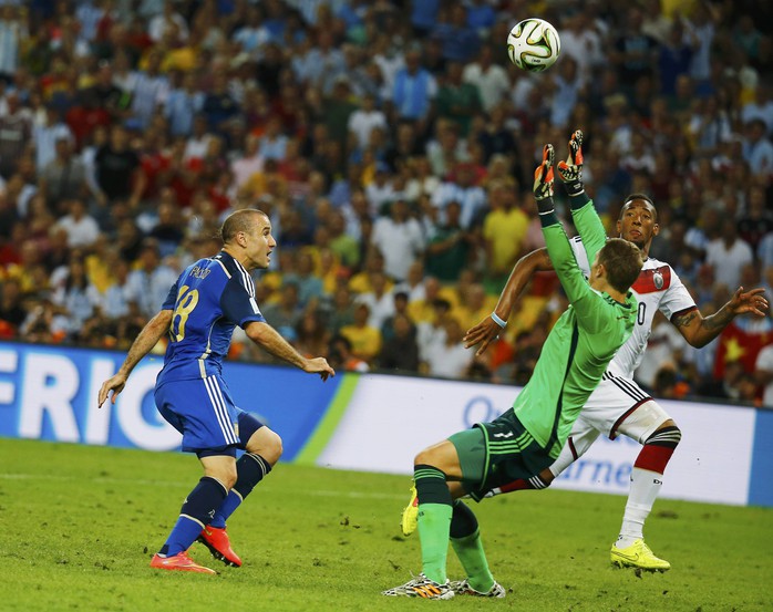 Palacio bỏ lỡ cơ hội ghi bàn đáng tiếc cho Argentina ở hiệp phụ thứ 1