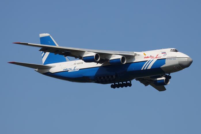 Chiếc máy bay Antonov 124 đã được thả tự do. Ảnh: Wikipedia