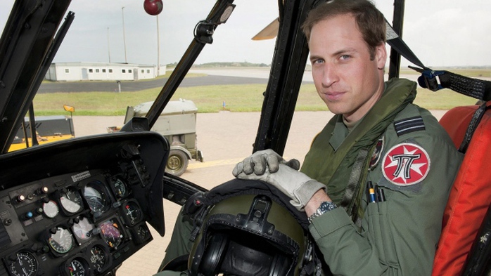 Hoàng tử William đang phục vụ trong lực lượng Không quân Hoàng gia Anh. Ảnh: AP
