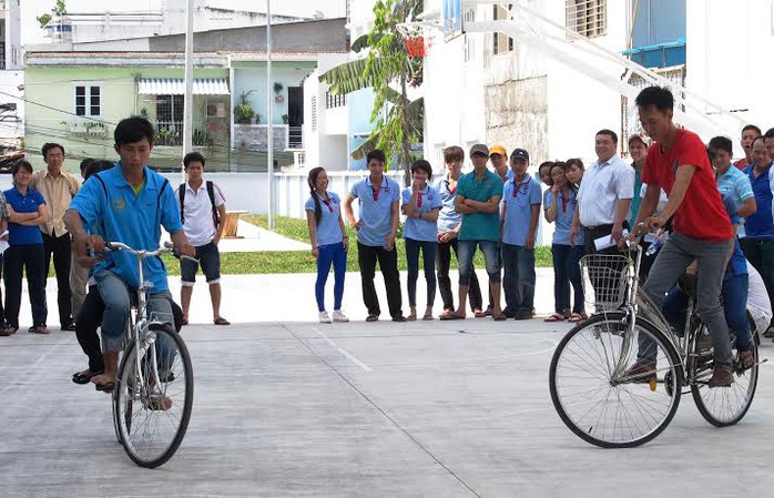 CNVC-LĐ quận 7, TP HCM đua xe đạp chậm tại ngày hội thể thao CNVC-LĐ
ẢNH; DƯ LÂM