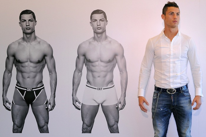 Ronaldo và sản phẩm đố lót CR7