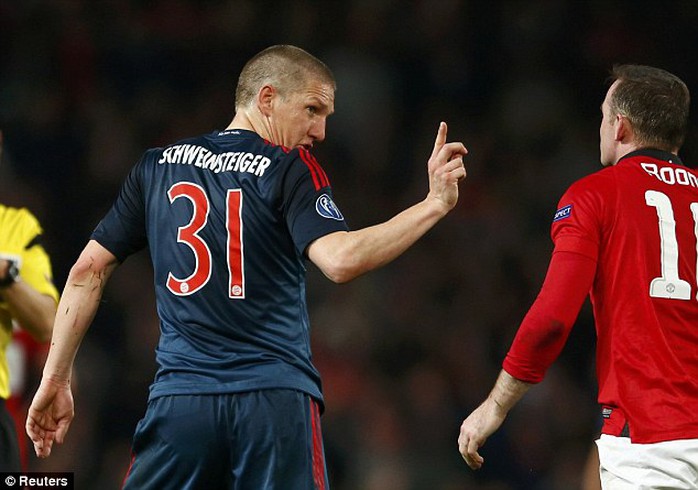 Schweinsteiger điểm mặt Rooney