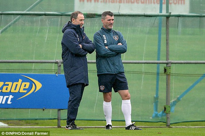 Roy Keane (phải) và HLV CH Ireland Martin ONeill