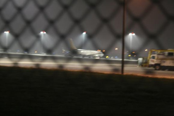 Máy bay chở theo 110 khách hạ cánh an toàn tại sân bay Sabiha Gokcen. Ảnh: Reuters