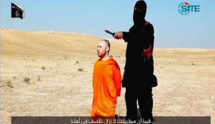 Theo nhận định ban đầu của giới quan sát, video xử tử nhà báo Steven Sotloff &quot;rất thực&quot;. Ảnh: Reuters