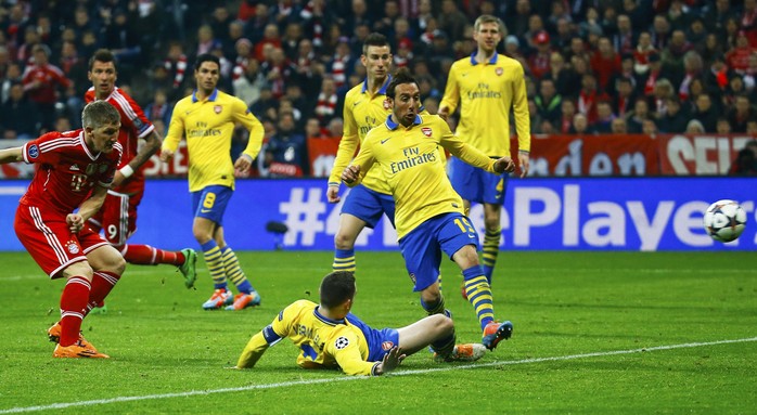 Bastian Schweinsteiger vẫn mở tỉ số cho Bayern Munich dù trận này, Arsenal thi đấu rất nỗ lực