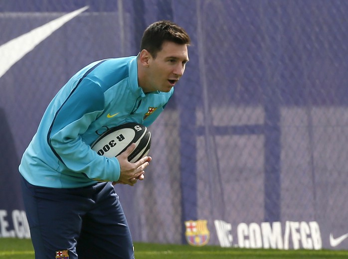 Messi và các đồng đội tập luyện trước trận gặp Real