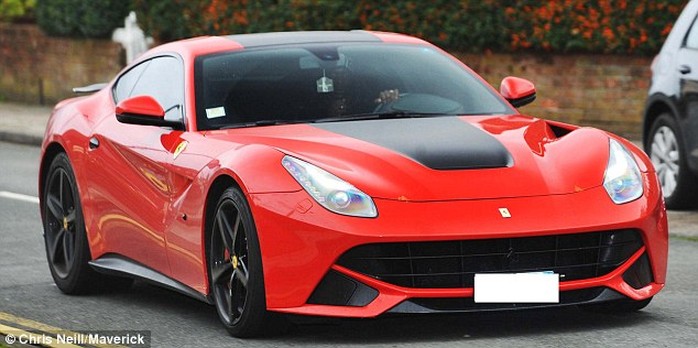 Xế cưng Ferrari giá 240.000 bảng Anh của Balotelli