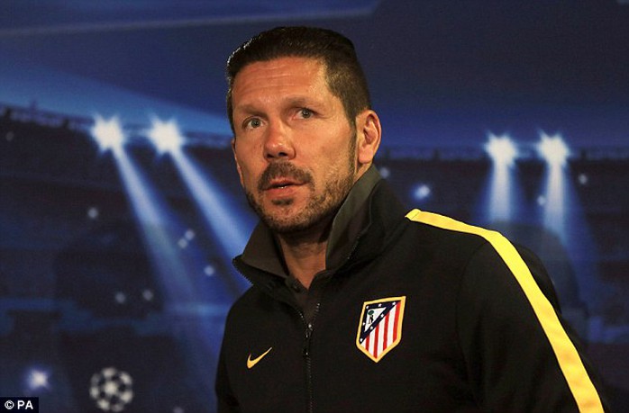 HLV Simeone đang lo láng trước chấn thương của Costa