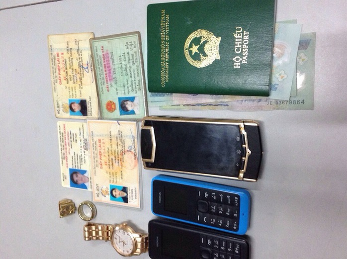 Trong số tài sản Trường trộm cắp, có cả hộ chiếu.