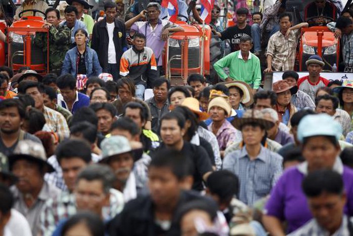 ...nhưng cảnh báo sẽ quay lại nếu chính phủ thất hứa. Ảnh: Reuters