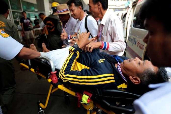Một người bị thương trong vụ nổ lựu đạn hôm 19-1. Ảnh: The Nation