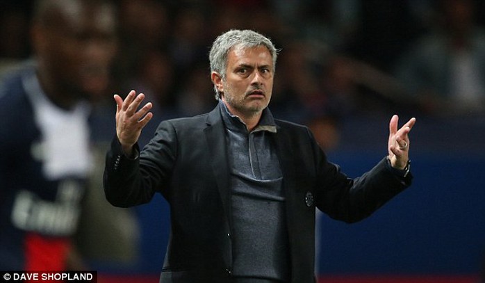 Ông Mourinho không hiểu chuyện gì đã xảy ra