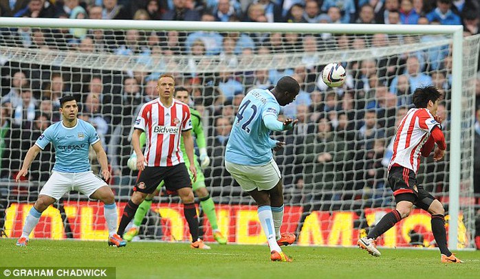 Bàn thắng ngoạn mục của Yaya Toure